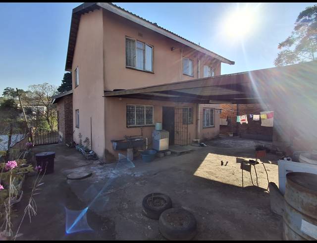 5 BEDROOM FREESTANDING FOR SALE IN EASTWOOD